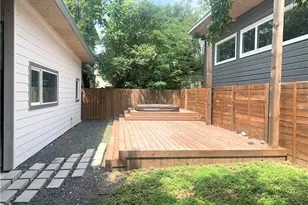 2103 E 14th St, Austin, TX 78702 - Photo 17