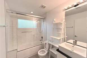 2103 E 14th St, Austin, TX 78702 - Photo 9
