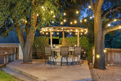 6 Candleleaf Court, The Hills, TX 78738 - Photo 7