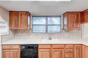 12118 Black Angus Dr, Austin, TX 78727 - Photo 15