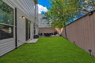 3010 E 18th 1/2 St, Austin, TX 78702 - Photo 27