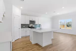 215 Great Northern Dr, Cedar Creek, TX 78612 - Photo 9