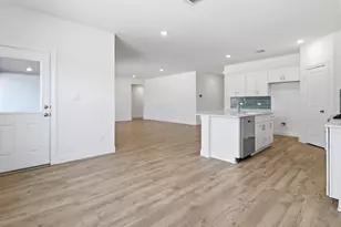 215 Great Northern Dr, Cedar Creek, TX 78612 - Photo 13