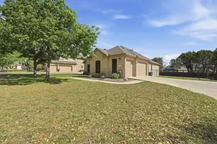 2520 Klemm St, New Braunfels, TX 78132 - Photo 3
