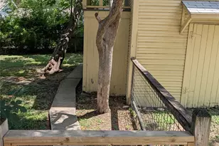304 E 42nd St, Austin, TX 78751 - Photo 3