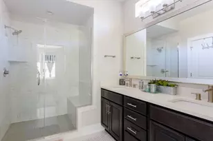 807 E 16th St, Austin, TX 78702 - Photo 15