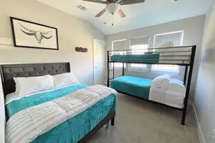 807 E 16th St, Austin, TX 78702 - Photo 35