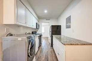 1106 W 22nd St, Austin, TX 78705 - Photo 11