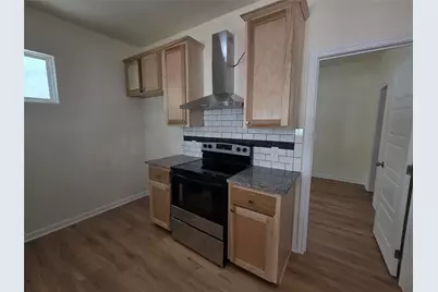 100 E 7th Street, Cameron, TX 76520 - Photo 3