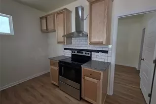 100 E 7th St, Cameron, TX 76520 - Photo 3