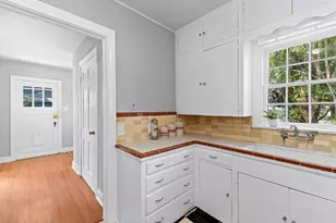 703 E 47th St, Austin, TX 78751 - Photo 15