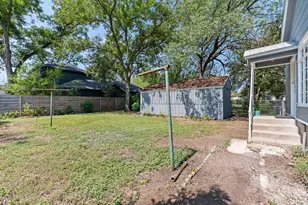 703 E 47th St, Austin, TX 78751 - Photo 33