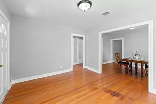 703 E 47th St, Austin, TX 78751 - Photo 9