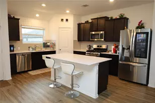 202 Coventry Dr, Hutto, TX 78634 - Photo 5