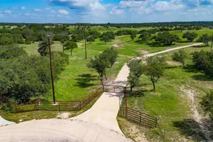 191 Pivot Cir, Briggs, TX 78608 - Photo 17
