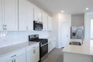 209 Twilight Breeze Wy, Hutto, TX 78634 - Photo 3