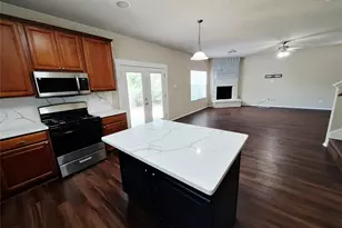 407 W South St, Leander, TX 78641 - Photo 13