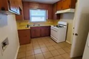 8211 Burrell Dr, Austin, TX 78757 - Photo 9