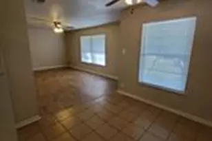 8211 Burrell Dr, Austin, TX 78757 - Photo 7
