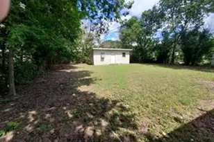 8211 Burrell Dr, Austin, TX 78757 - Photo 27