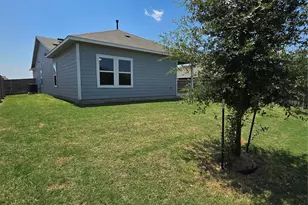 124 Edward R Gaytan St, San Marcos, TX 78666 - Photo 11