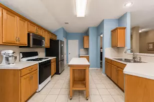 810 Hilltop Dr, Leander, TX 78641 - Photo 3
