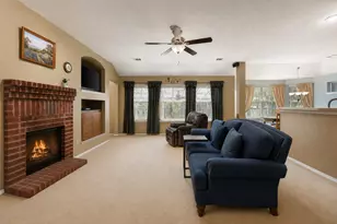 810 Hilltop Dr, Leander, TX 78641 - Photo 3