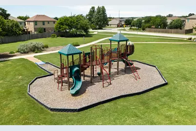 810 Hilltop Drive, Leander, TX 78641 - Photo 35