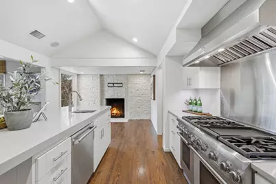 718 Bermuda Street, Lakeway, TX 78734 - Photo 17