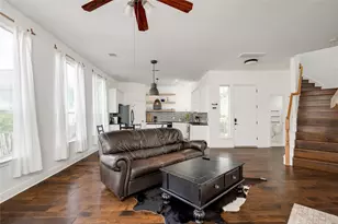 1802 Village Oak Ct, Austin, TX 78704 - Photo 9