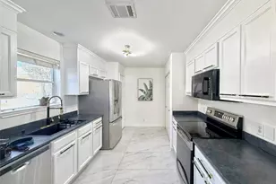 708 Craters of the Moon Blvd, Pflugerville, TX 78660 - Photo 7