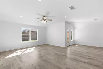 109 Lonely Lobo Drive, Jarrell, TX 76537 - Photo 5