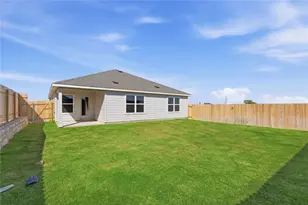 109 Lonely Lobo Dr, Jarrell, TX 76537 - Photo 11
