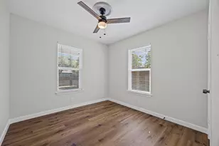 6211 Palm Cir, Austin, TX 78741 - Photo 15