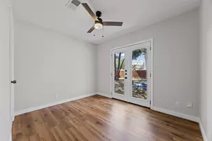 6211 Palm Cir, Austin, TX 78741 - Photo 13
