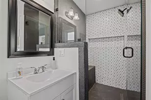 6211 Palm Cir, Austin, TX 78741 - Photo 11
