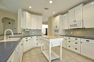 2720 Loyaga Dr, Round Rock, TX 78681 - Photo 3