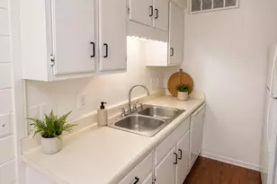 2704 Salado St, Austin, TX 78705 - Photo 7