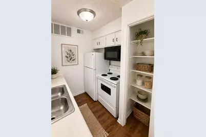 2704 Salado Street #103, Austin, TX 78705 - Photo 3