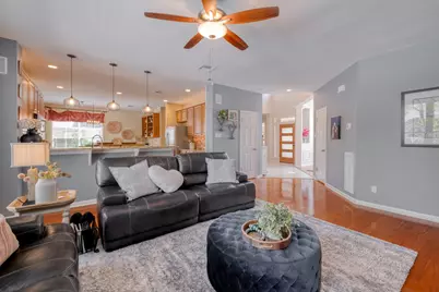 8221 Fern Bluff Avenue, Round Rock, TX 78681 - Photo 7