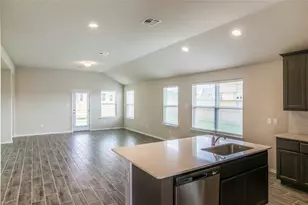 204 Rollingwood Dr, San Marcos, TX 78666 - Photo 7