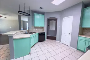 310 Bubbling Brook Dr, Hutto, TX 78634 - Photo 9