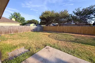 310 Bubbling Brook Dr, Hutto, TX 78634 - Photo 17