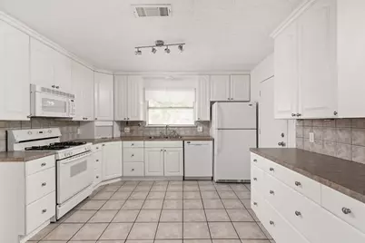 412 Thistlewood Drive, Austin, TX 78745 - Photo 13