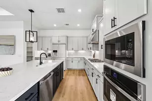 9109 The Ravine Wy, Austin, TX 78744 - Photo 7