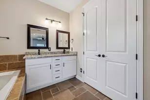 413 Bedford Dr, Spicewood, TX 78669 - Photo 17