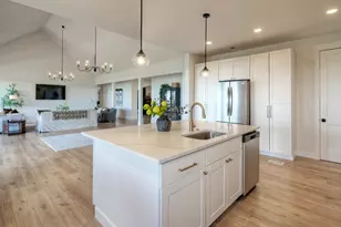 198 Rolling Oak Dr, Elgin, TX 78621 - Photo 13