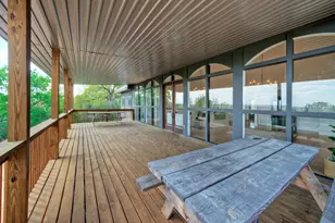 198 Rolling Oak Dr, Elgin, TX 78621 - Photo 15