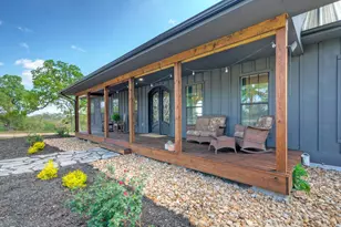 198 Rolling Oak Dr, Elgin, TX 78621 - Photo 3