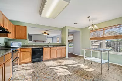 100 Kendall Cove, Elgin, TX 78621 - Photo 7